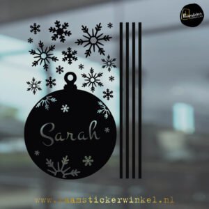 Raamsticker kerstbal met naam sneeuw zwart A4 copyright ®raamstickerwinkel