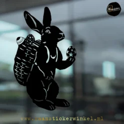 Raamsticker Pasen Paashaas met rugzak zwart RSW copyright ®raamstickerwinkel