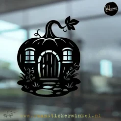 Raamsticker Huize Piera pompoen huis herfst kabouter of fee huis