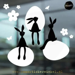 Raamsticker Pasen haasjes op ei RSW wit zwart